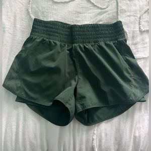 High waisted XS dark green shorts with bike liner